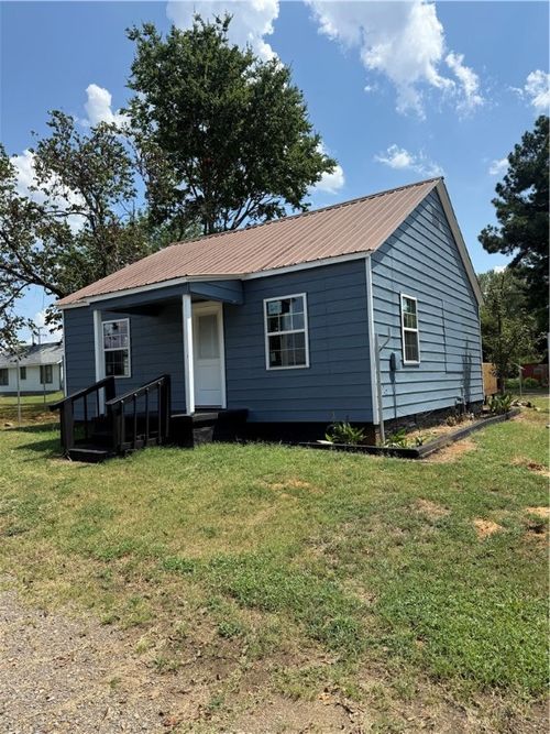 207 W 6th St, Danville, AR, 72833-9694 | Card Image