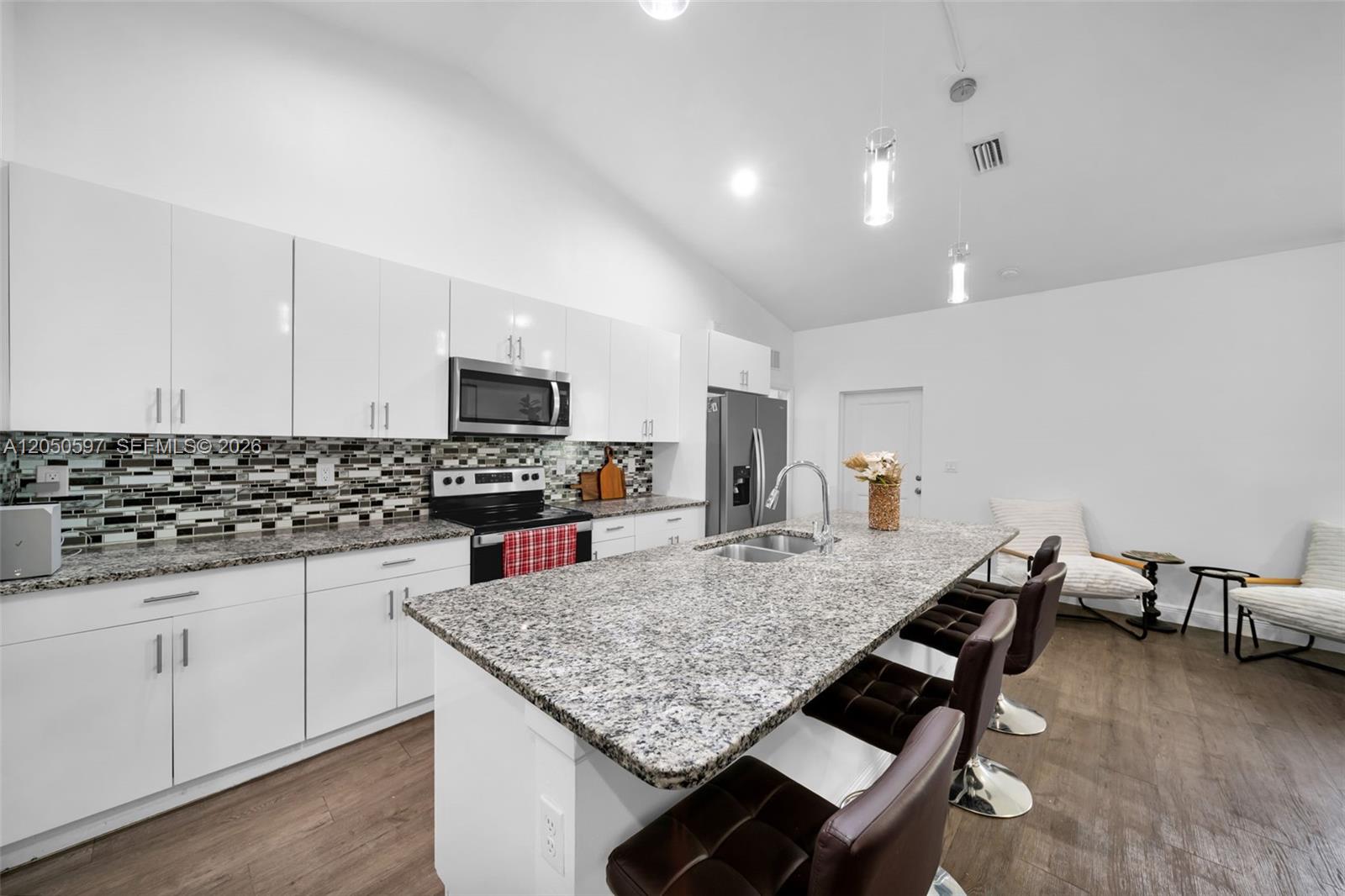 Residential in Labelle 4