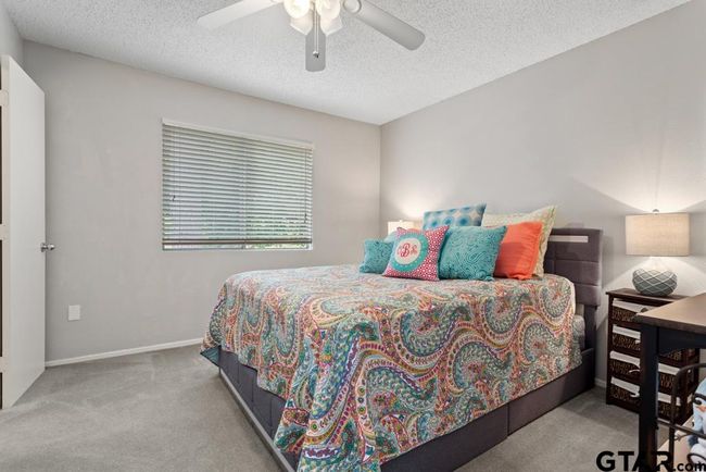 516 Hideaway Ln E, House other with 3 bedrooms, 2 bathrooms and null parking in Hideaway TX | Image 10
