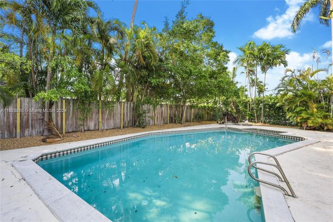 111 E 1st Ct, House other with 3 bedrooms, 3 bathrooms and null parking in Miami Beach FL | Image 6