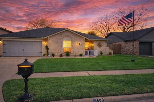 409 N Travis St, Deer Park, TX, 77536-6338 | Card Image
