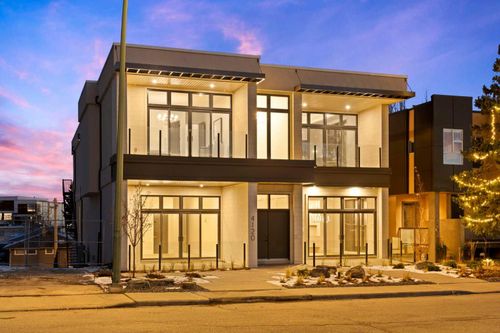 {{alt}} | Card Image