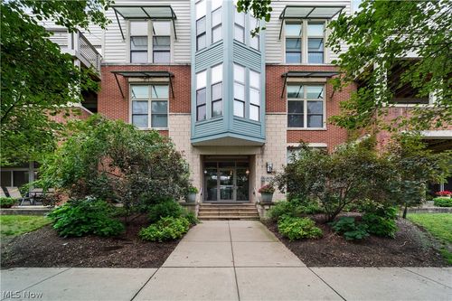 102-2079 Random Rd, Cleveland, OH, 44106-5975 | Card Image