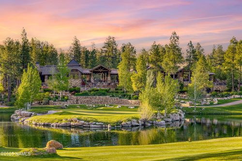 1590 E Castle Hills Dr, Flagstaff, AZ, 86005-2723 | Card Image