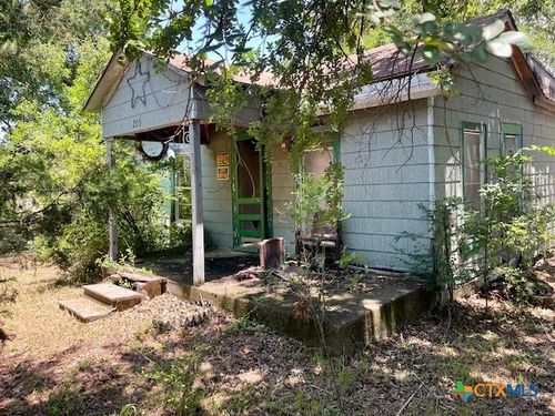 205 Columbus Ave, Cameron, TX, 76520-3517 | Card Image