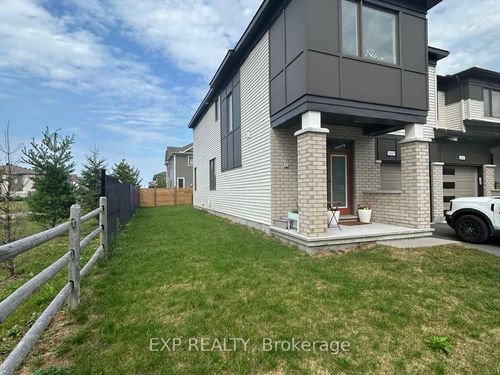 1045 Curraglass Walk, Stittsville - Munster - Richmond, ON, K2S3A4 | Card Image