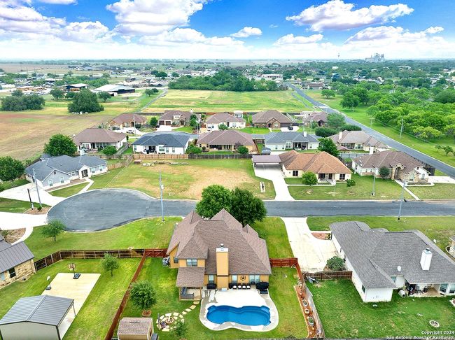 109 Park Way, House other with 4 bedrooms, 3 bathrooms and null parking in Poth TX | Image 30