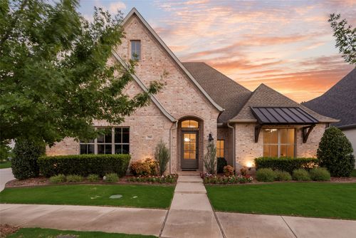 704 Winding Ridge Trl, Southlake, TX, 76092-1410 | Card Image