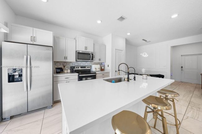 837 Se 16 Th Ct, Townhouse with 3 bedrooms, 3 bathrooms and null parking in Homestead FL | Image 15
