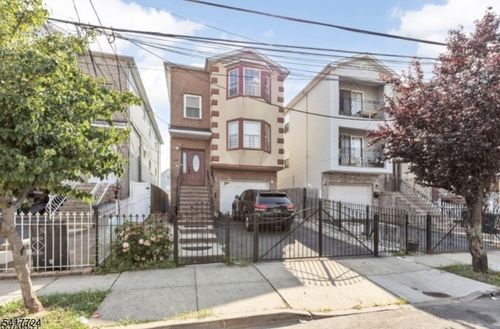 524 Broadway, Elizabethport, NJ, 07206-1317 | Card Image