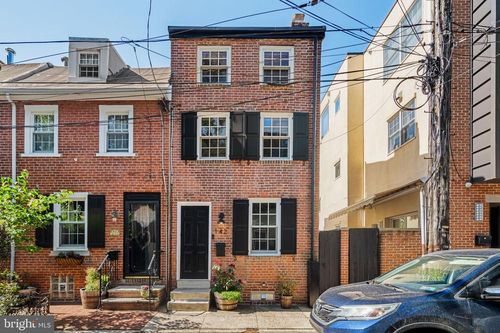 142 Carpenter St, PHILADELPHIA, PA, 19147-4212 | Card Image