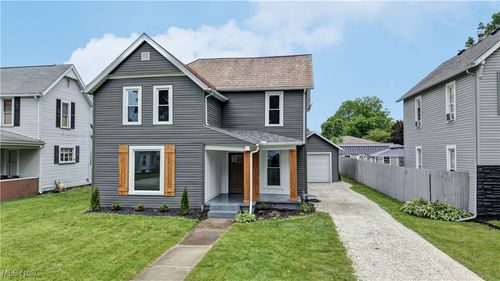 205 W Slingluff Ave, Dover, OH, 44622-2750 | Card Image