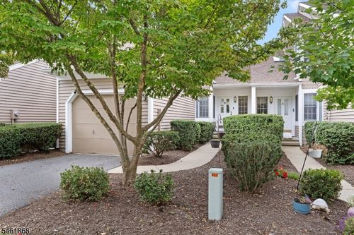 16 Stone Edge Rd, Bedminster, NJ, 07921-1657 | Card Image