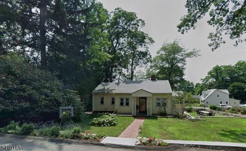 2 Maysenger Rd, Mahwah, NJ, 07430-1824 | Card Image