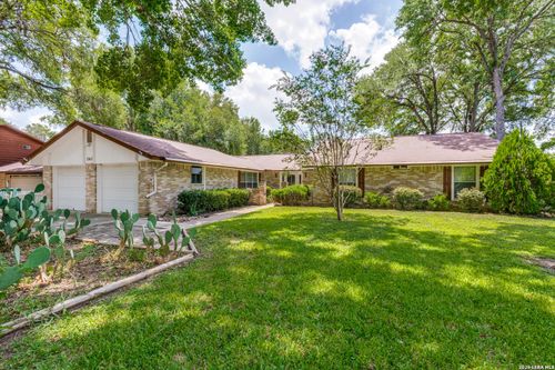 243 Twin Oak Rd, Seguin, TX, 78155-7421 | Card Image