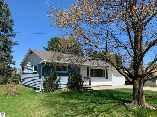 10341 E Grandview Rd, Traverse City, MI, 49684-5482 | Card Image