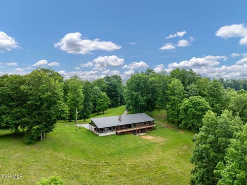 393 Holt Ridge Rd, Tazewell, TN, 37879-4708 | Card Image