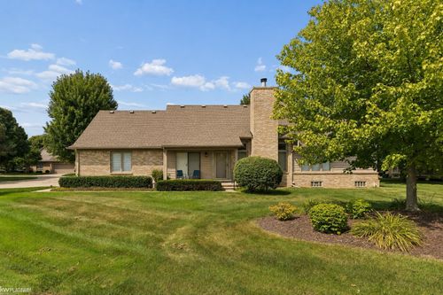 16725 Pearlcreek Ct, Macomb, MI, 48042-1116 | Card Image