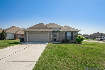 42405 Baystone Ave, House other with 3 bedrooms, 2 bathrooms and null parking in Prairieville LA | Image 1