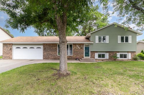 9962 107th Pl N, Maple Grove, MN, 55369-2726 | Card Image