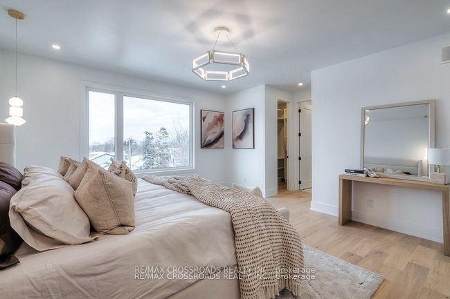 696 Hillview Cres, House other with 6 bedrooms, 5 bathrooms and 10 parking in Pickering ON | Image 18