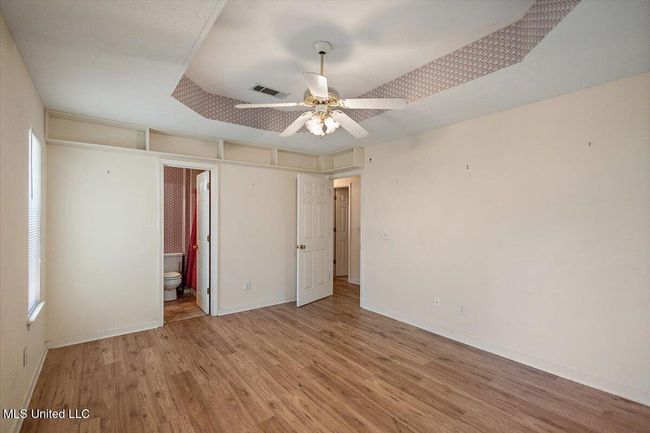 PRIMARY BEDROOM | Image 13