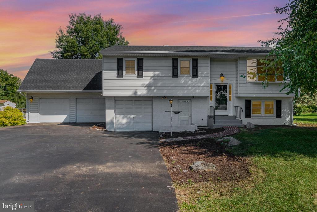 Trindle Rd, Mechanicsburg, PA 17055
