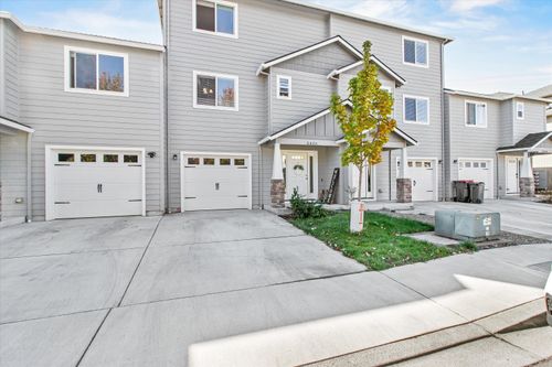 3426 Sharon Way, White City, OR, 97503-1500 | Card Image