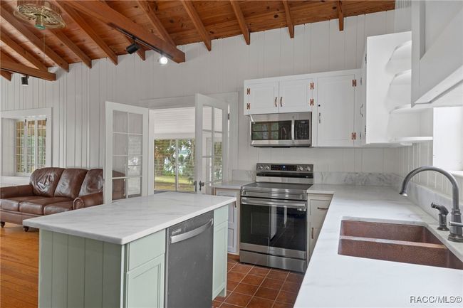 3184 N Edward Island Pt, House other with 2 bedrooms, 1 bathrooms and 1 parking in Hernando FL | Image 12