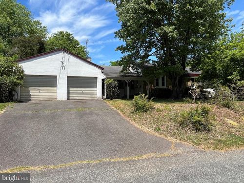 1033 Walt Rd, PENNSBURG, PA, 18073-1703 | Card Image