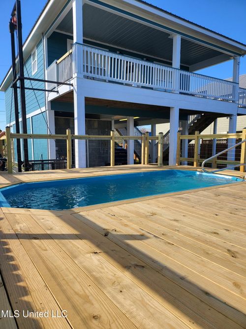 11094 Luzon St, Bay Saint Louis, MS, 39520-7602 | Card Image