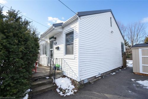 30 Hunter St, Dundas, ON, L9H1E6 | Card Image