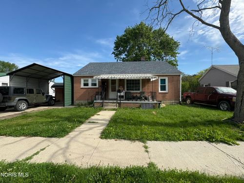 709 Maplewood St, Delta, OH, 43515-1219 | Card Image