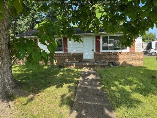 2 Shawnee Acres Cir, Dunbar, WV, 25064-1506 | Card Image
