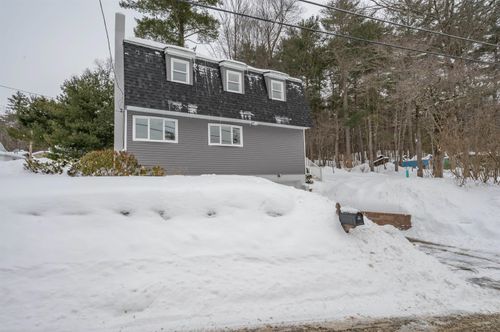 7 Little Island Park, Pelham, NH, 03076-2882 | Card Image