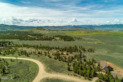 1086 Meadow Pkwy, Granby, CO, 80446-4602 | Card Image