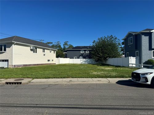 149 Carlton Ct, Oceanside, NY, 11572-5801 | Card Image