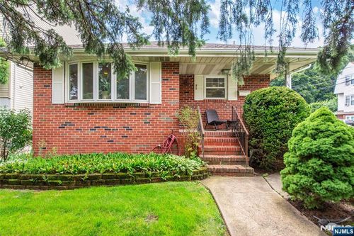 85 Bloomfield Ave, Nutley, NJ, 07110-3142 | Card Image