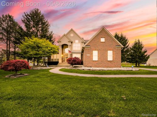 5221 Sandlewood Dr, Commerce Township, MI, 48382-5138 | Card Image