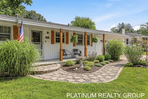 816 Benston Rd, Whitehall, MI, 49461-9755 | Card Image