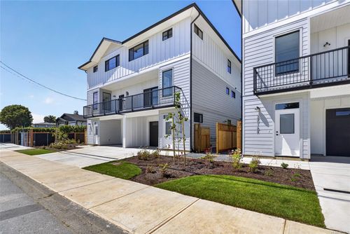 2022B Galerno Rd, Campbell River, BC, V9W6R8 | Card Image