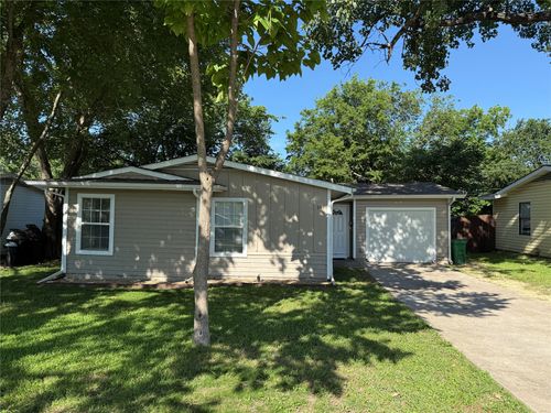 303 Ridgefield Cir, Mesquite, TX, 75149-3525 | Card Image