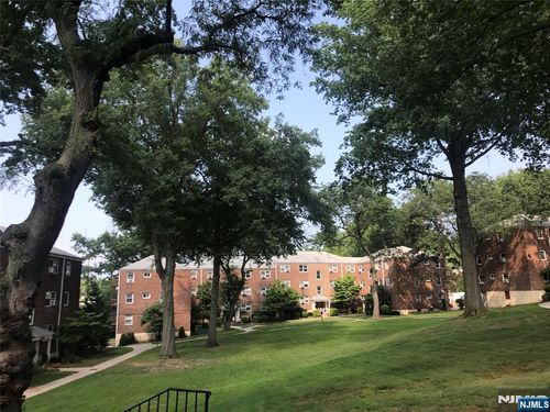 1470 W Terrace Cir, Teaneck, NJ, 07666-5227 | Card Image