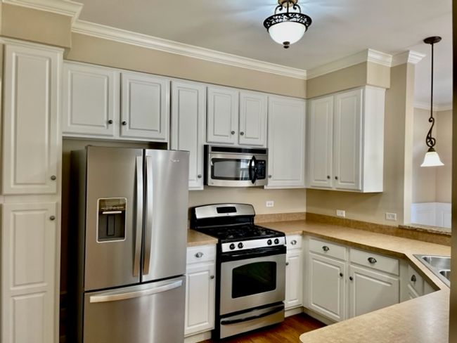 0 - 24107 W Walnut Cir, Home with 2 bedrooms, 3 bathrooms and null parking in Plainfield IL | Image 5