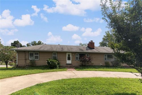 8201 E 116th St, Kansas City, MO, 64134-4002 | Card Image