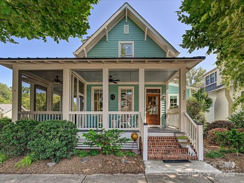 332 Delburg St, Davidson, NC, 28036-6944 | Card Image