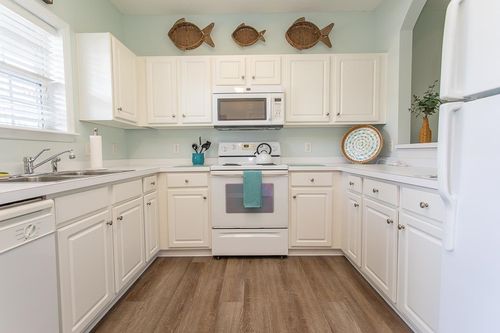 5801 Oyster Catcher Dr, North Myrtle Beach, SC, 29582-9435 | Card Image