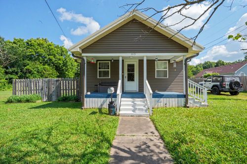 815 W Freeman St, Bolivar, MO, 65613-1471 | Card Image