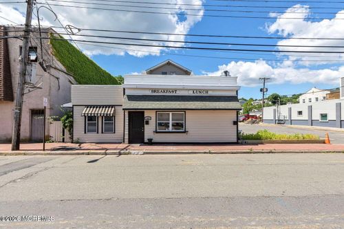111 Bay Ave, Highlands, NJ, 07732-1729 | Card Image