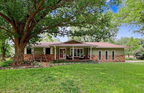 3225 Southwood Ct, Newton, KS, 67114-8638 | Card Image